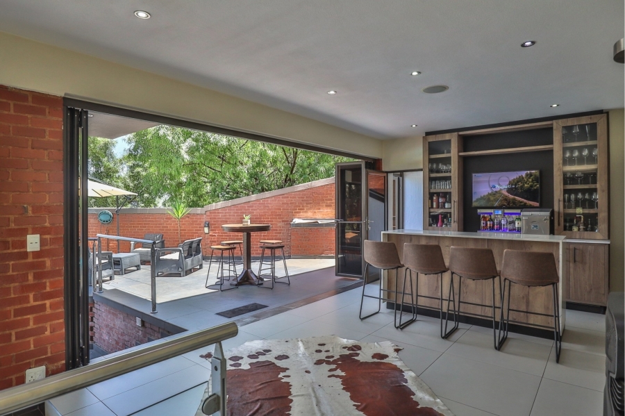 5 Bedroom Property for Sale in Xanadu Eco Park North West